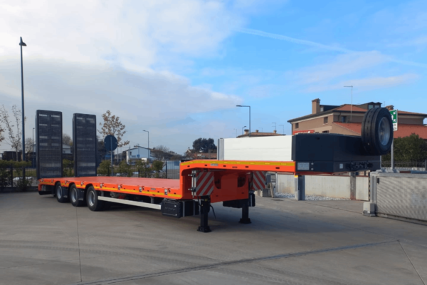 New standards for your transport with the Goldhofer Stepstar STN-L3 semi-trailer