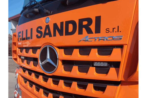 High performance thanks to the Mercedes Actros 1853 road tractor