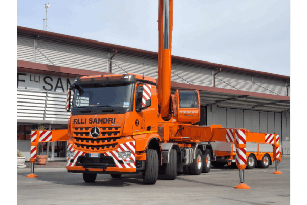 Precisa, potente e versatile: la nostra autogrù multifunzionale Idrogru KT160.29
